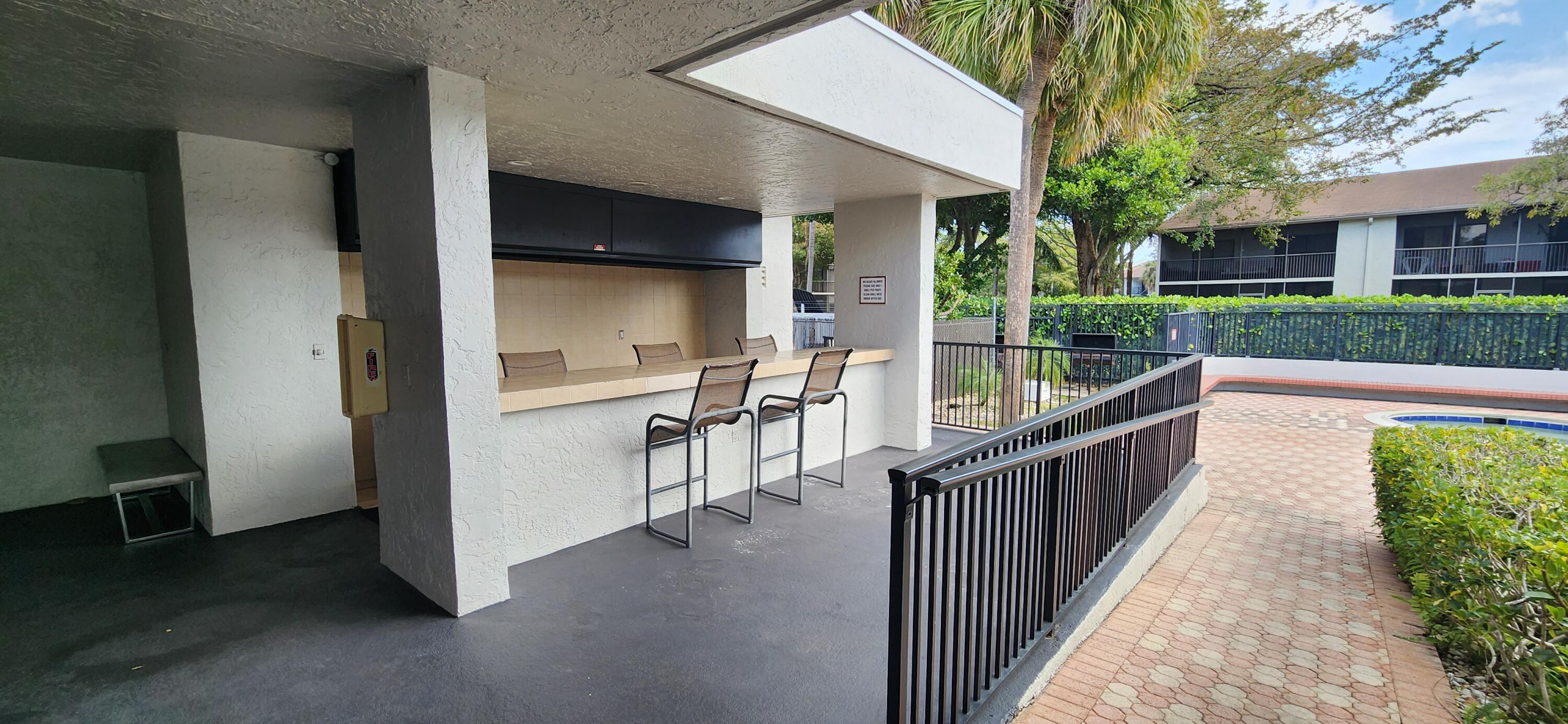 VILLAS AT MEADOW LAKES CONDO - Residential