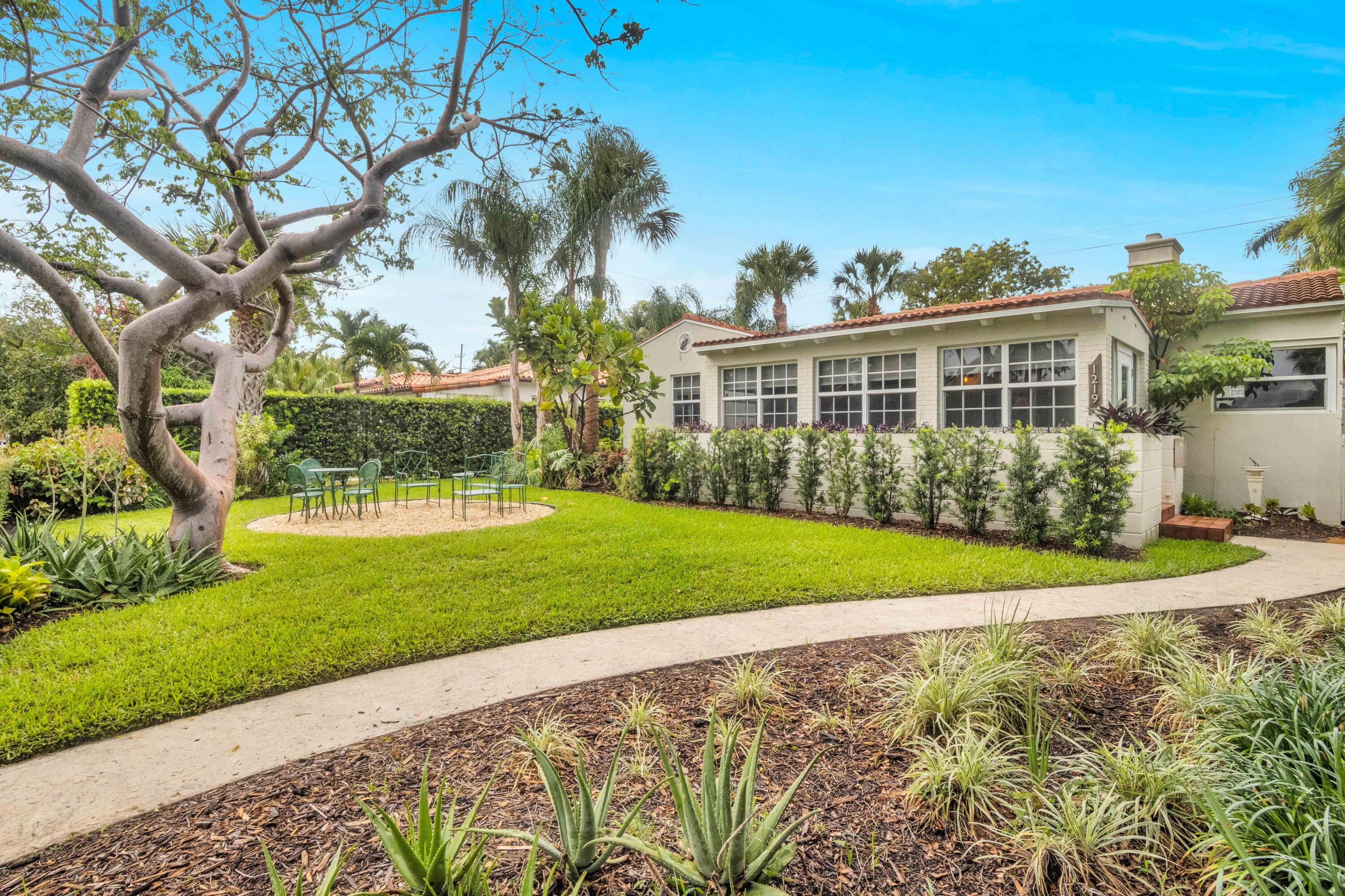 LAKE WORTH TOWN OF - Residential