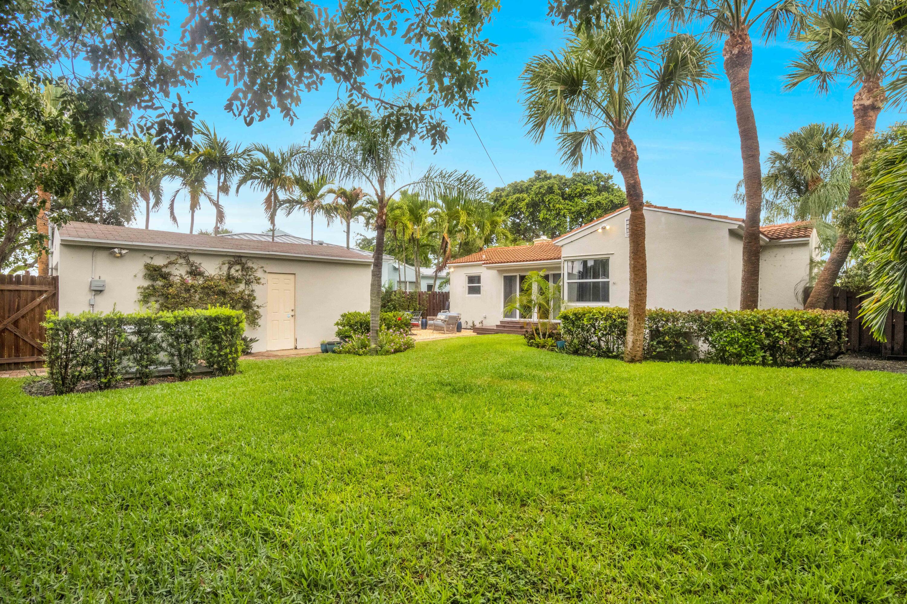 LAKE WORTH TOWN OF - Residential