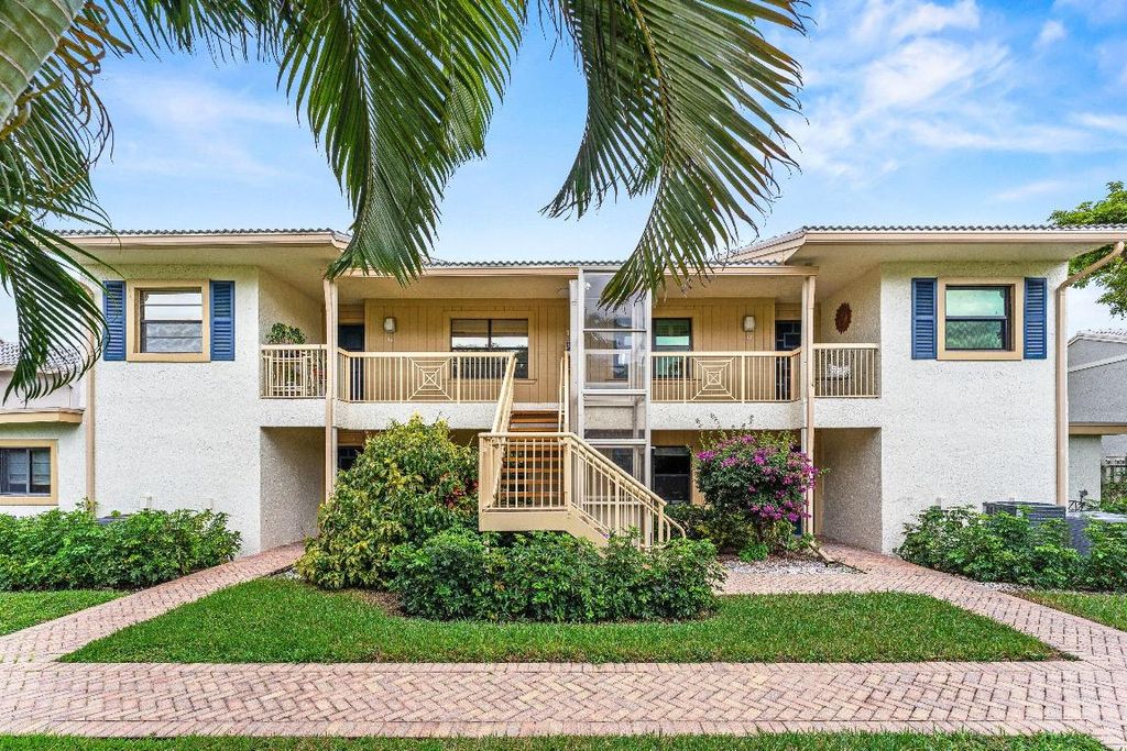 Photo of 15 Eastgate Drive #D, Boynton Beach, FL 33436 (MLS # R11154015)