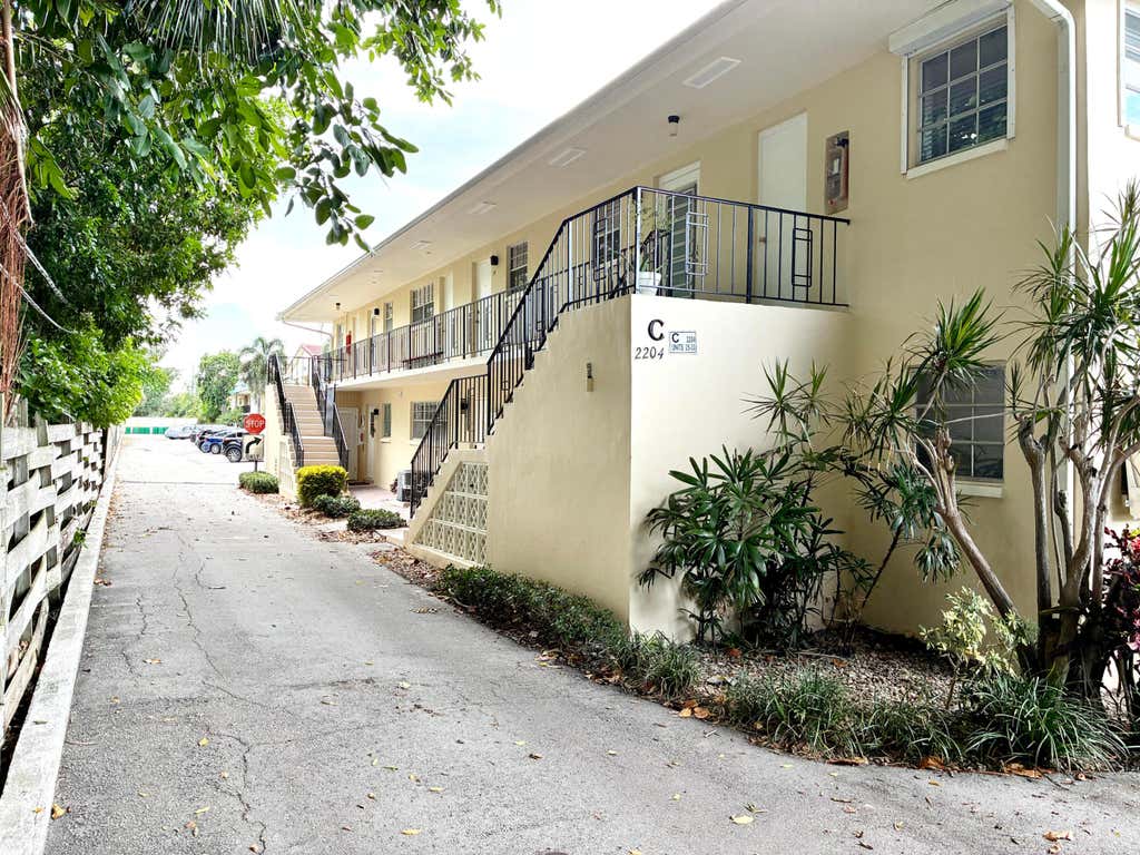 Photo of 2204 NE 36th Street #Apt 26, Lighthouse Point, FL 33064 (MLS # B26068623)