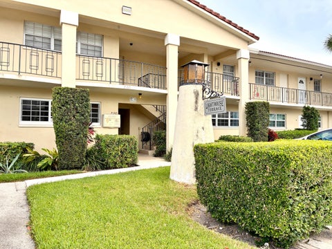 Tiny photo for 2204 NE 36th Street #26, Lighthouse Point, FL 33064 (MLS # B26068623)
