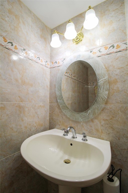 NEW PASEOS CASTELLANOS CO - Residential