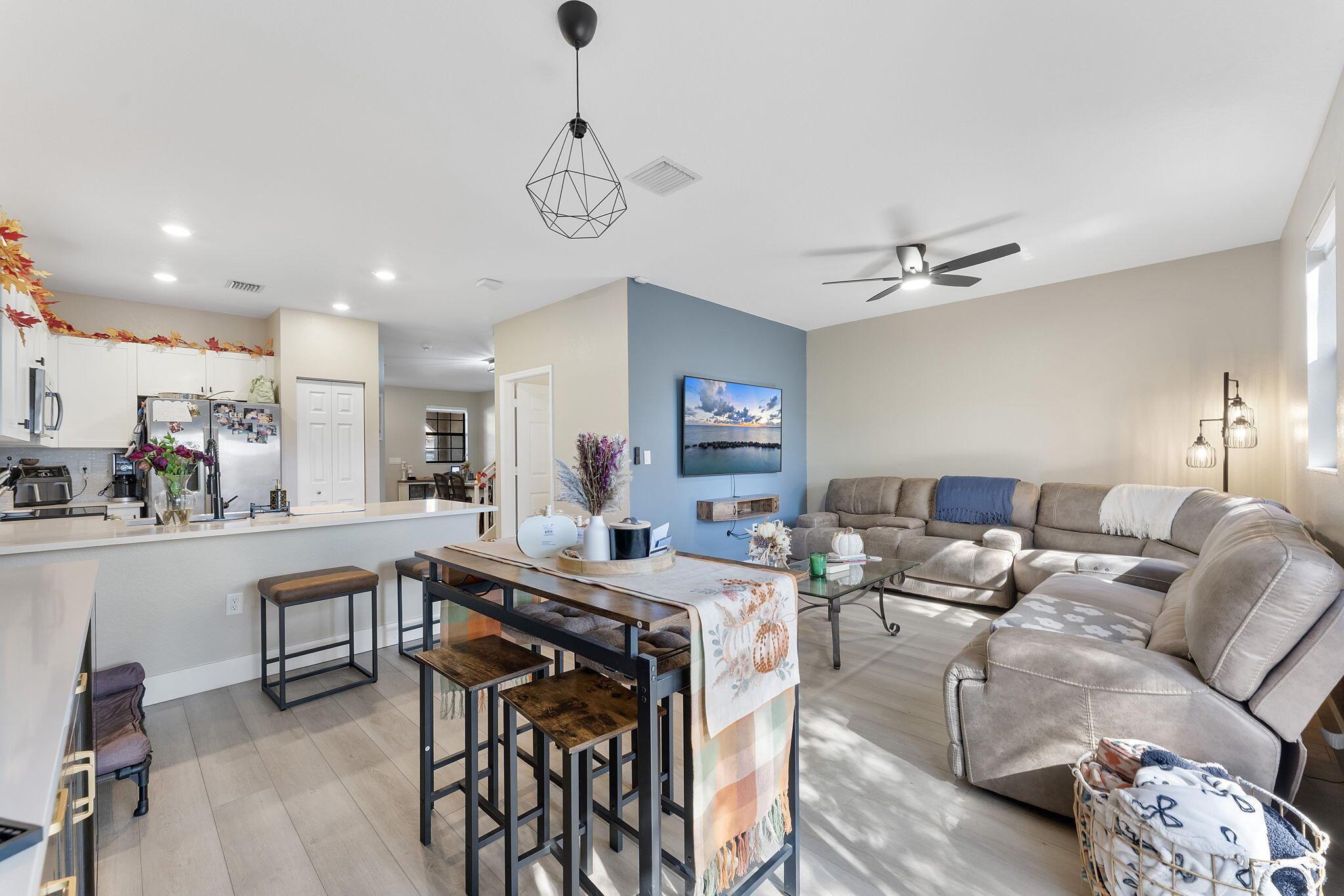 CELEBRATION POINTE - Residential