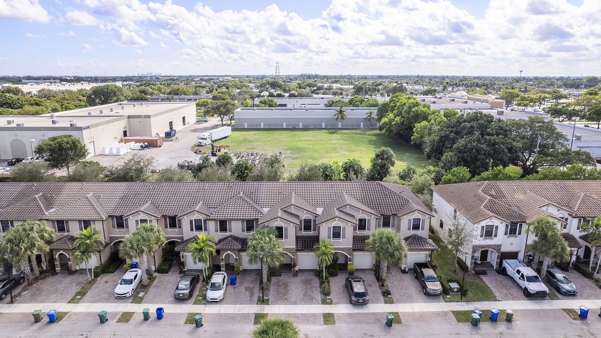 CELEBRATION POINTE - Residential