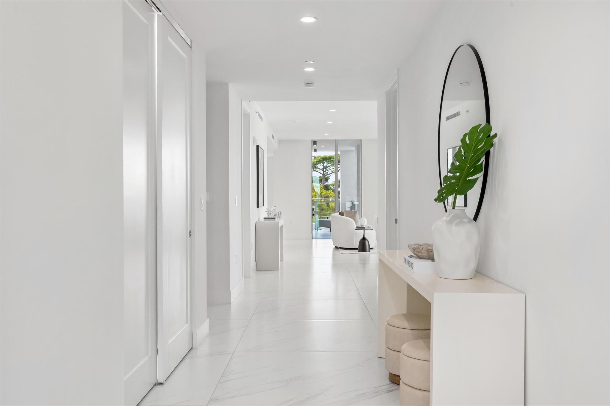 ROYAL PALM RESIDENCES - Residential