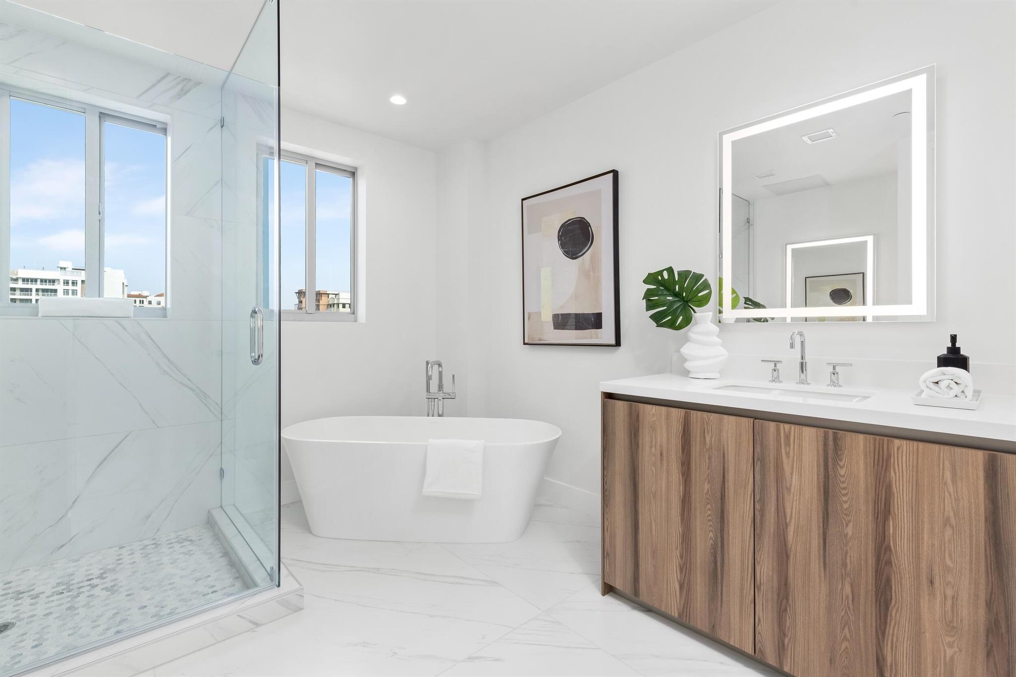 ROYAL PALM RESIDENCES - Residential