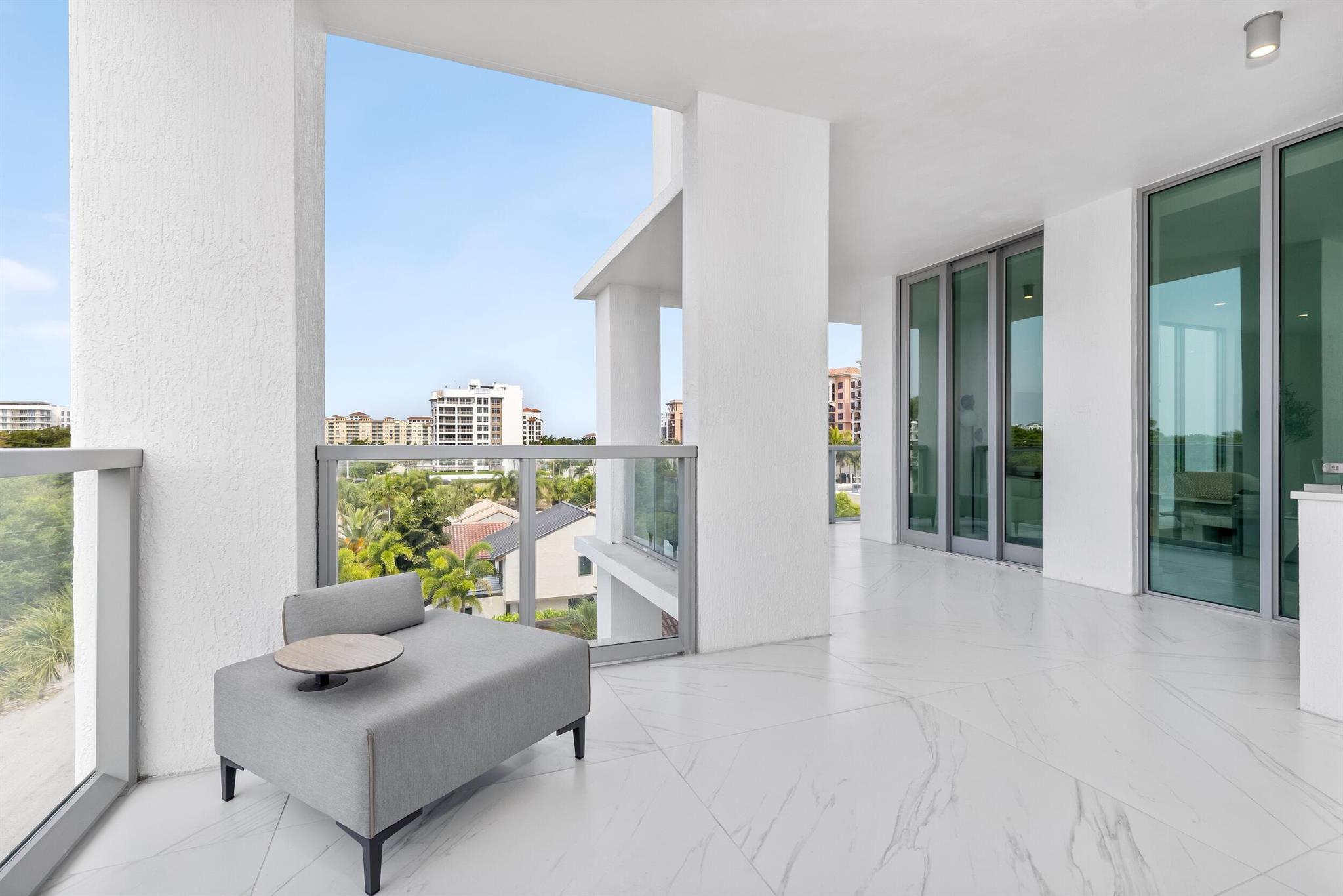 ROYAL PALM RESIDENCES - Residential