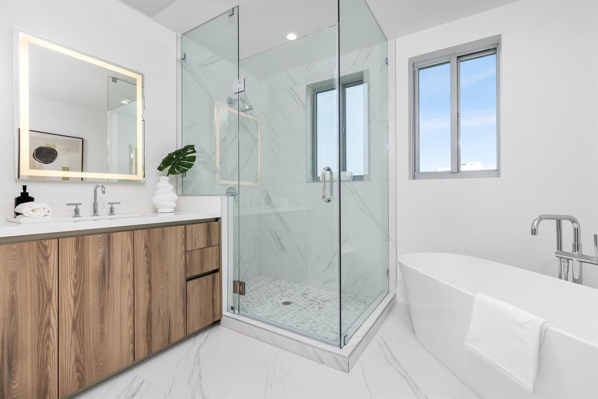 ROYAL PALM RESIDENCES - Residential