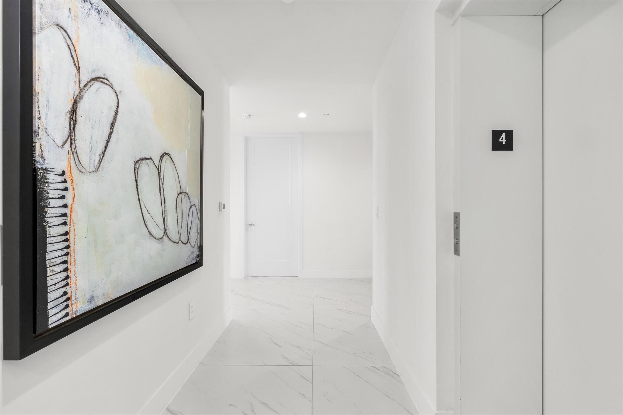 ROYAL PALM RESIDENCES - Residential