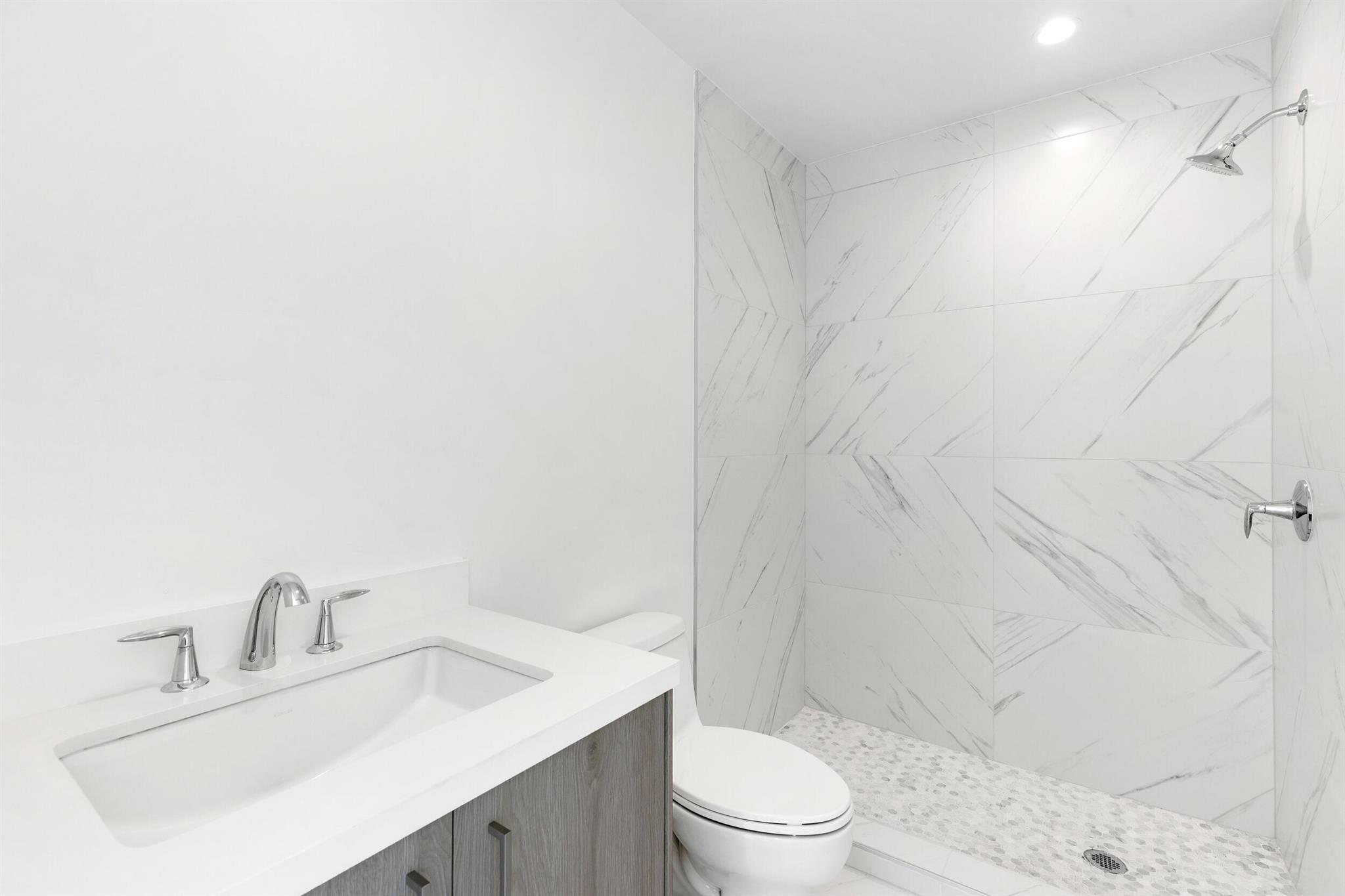 ROYAL PALM RESIDENCES - Residential