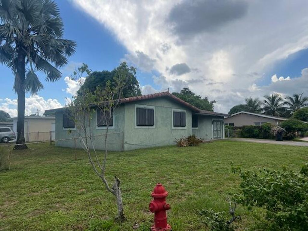 Photo of 2800 SW 4th Court, Fort Lauderdale, FL 33312 (MLS # R11135713)