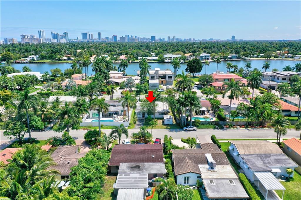 HOLLYWOOD LAKES SEC - Residential