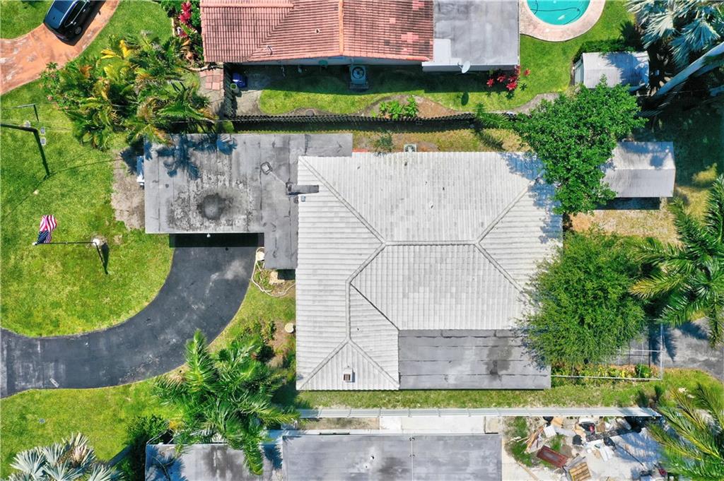 HOLLYWOOD LAKES SEC - Residential