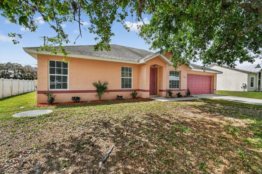 4/2/2 CBS HOME Spacious & Open Split Plan. New vinyl floors in bedrooms. Tile floors. Bathrooms redone. Kitchen updated. Guest bathroom connects to 4BR. Great location near Gatlin & Tradition.