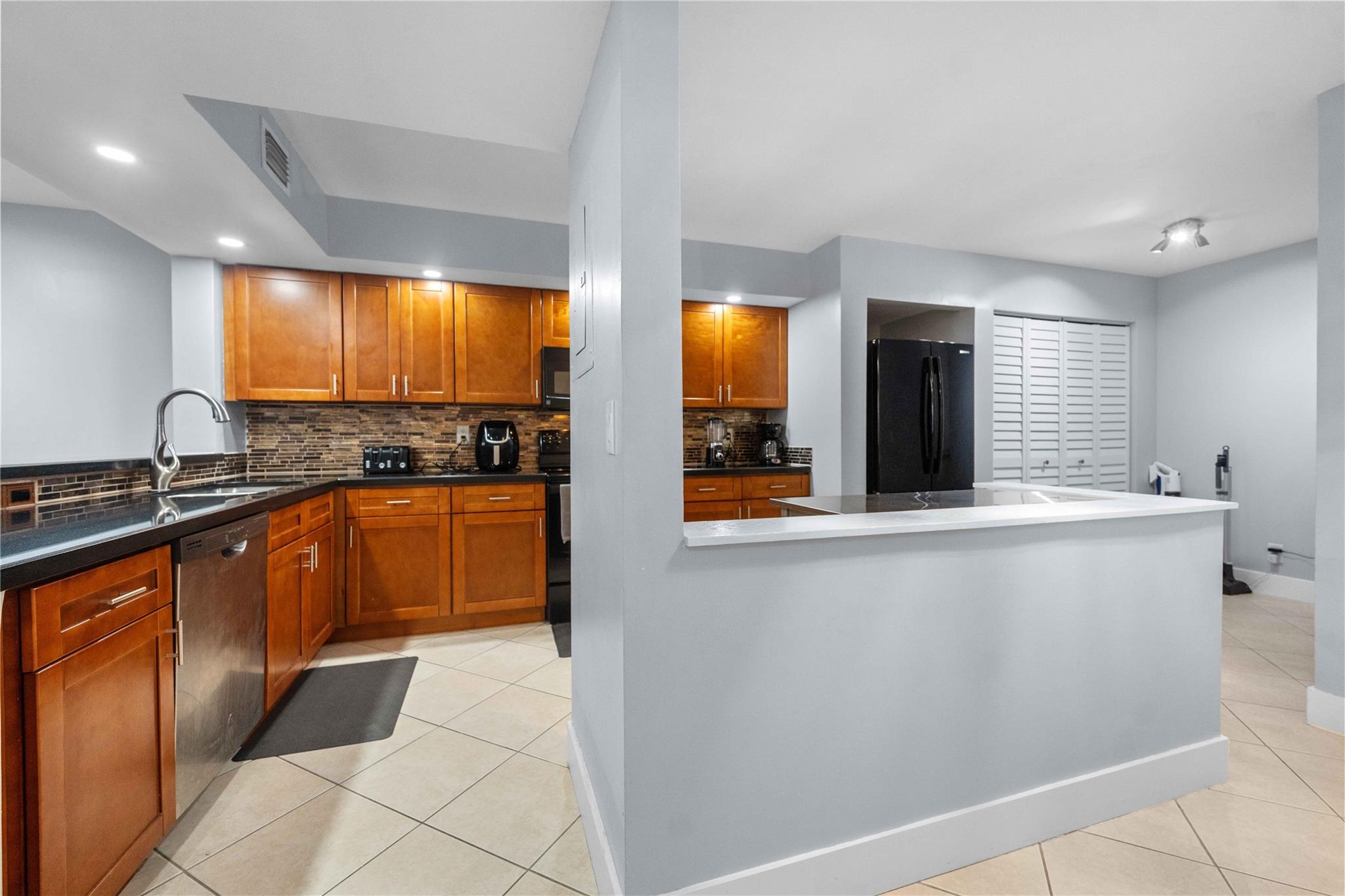 8236 NW 24th St 8236