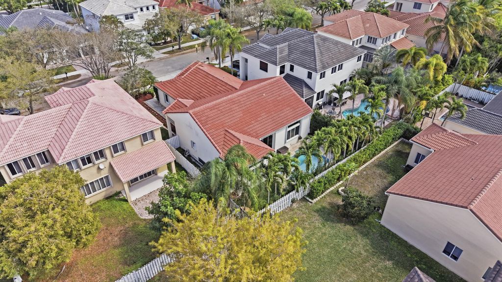 Photo of 1294 Camellia Cir, Weston, FL 33326 (MLS # B26000551)