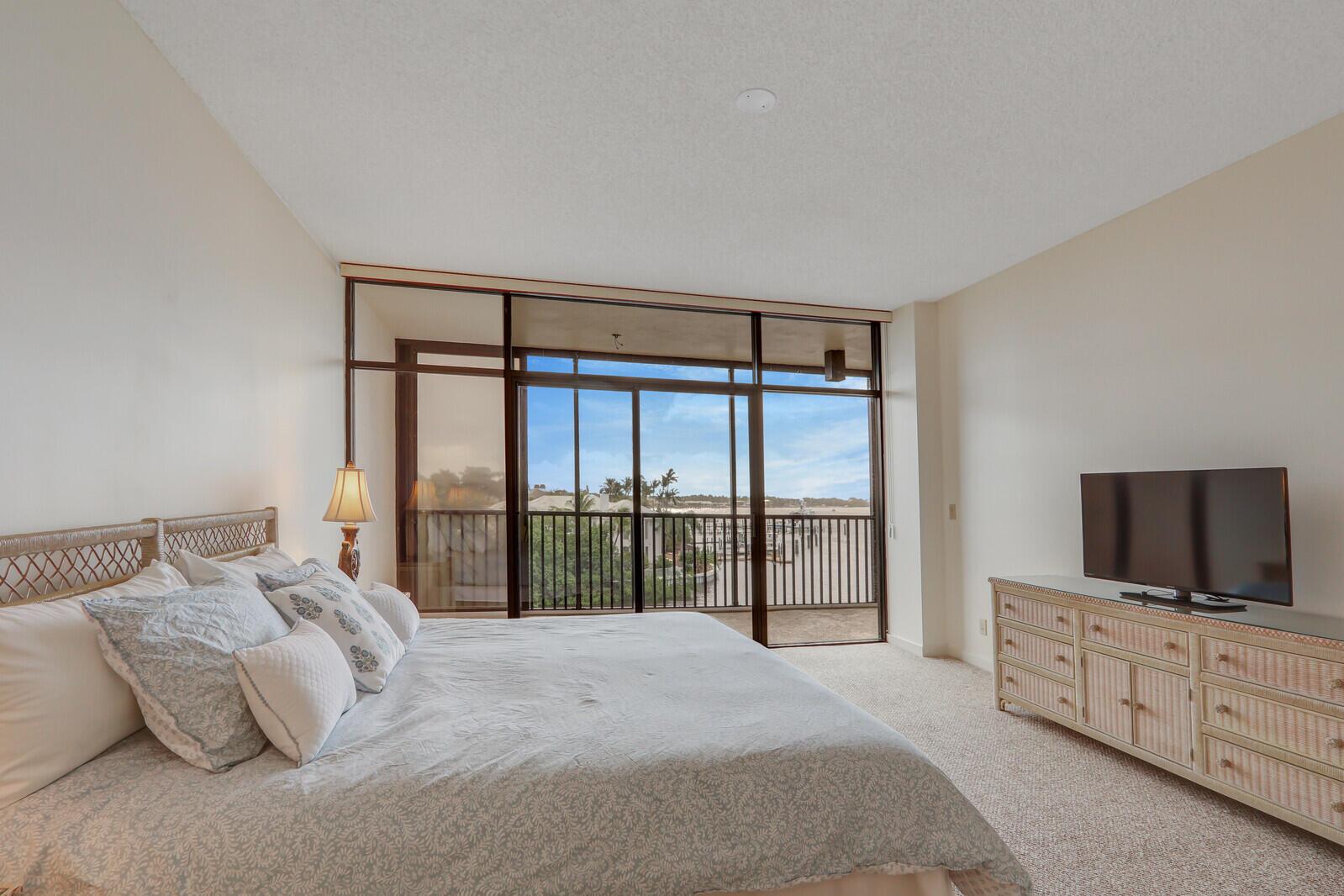 MARINA AT TWELVE OAKS CON - Residential