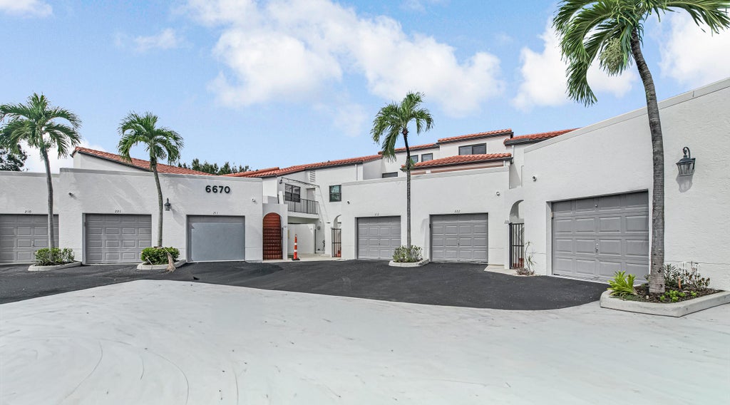 Photo of 6670 VILLA SONRISA Drive #213, Boca Raton, FL 33433 (MLS # B26079029)