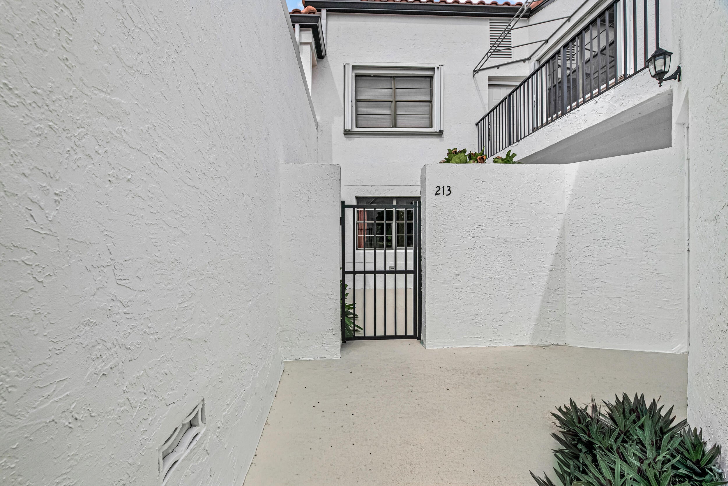 View photos, virtual tours, details... 6670 VILLA SONRISA Drive 213