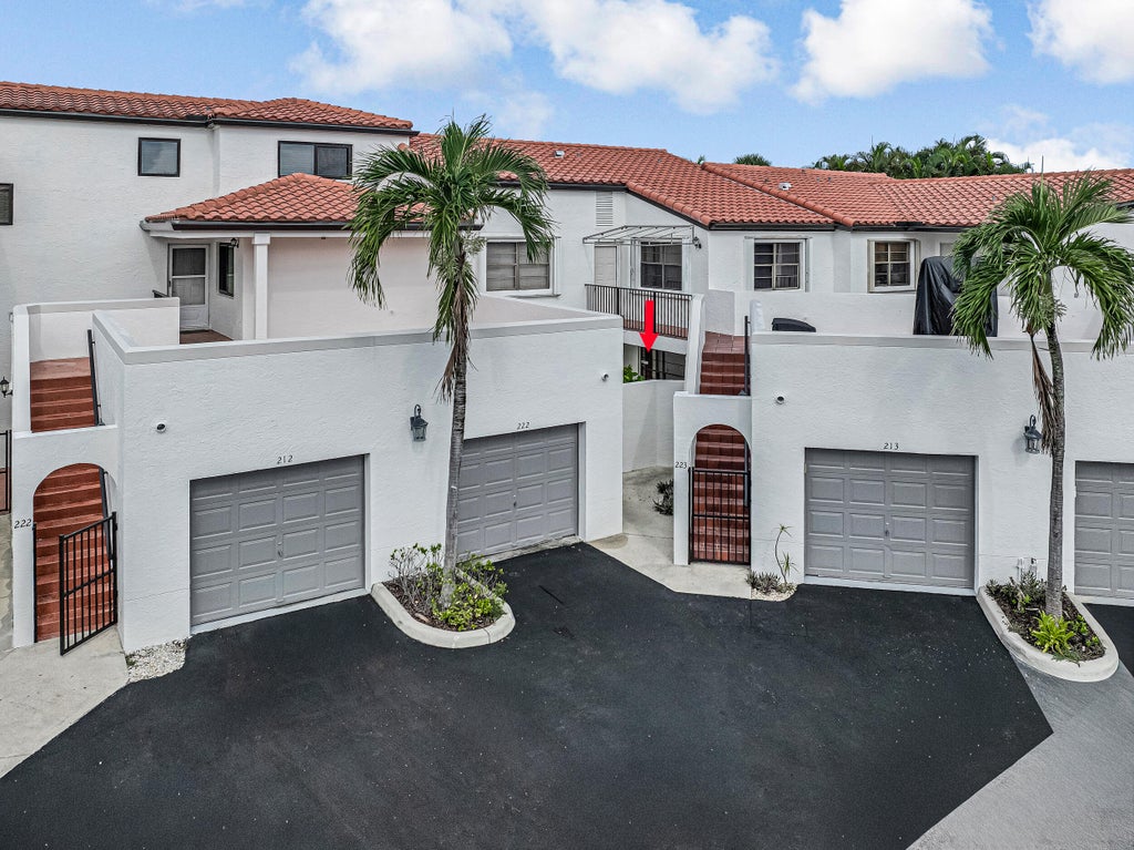 Photo of 6670 VILLA SONRISA Drive #213, Boca Raton, FL 33433 (MLS # B26079029)