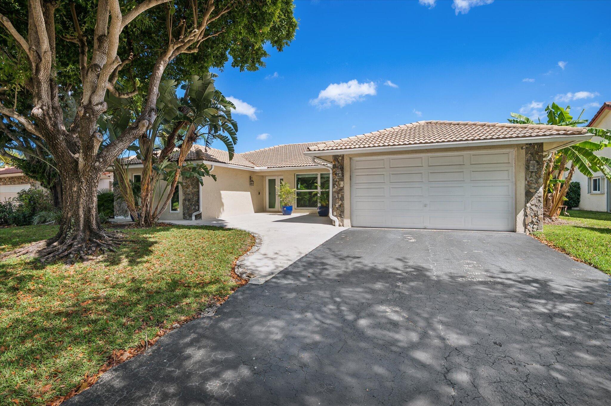 JACARANDA LAKES SECTION SEVEN - Residential