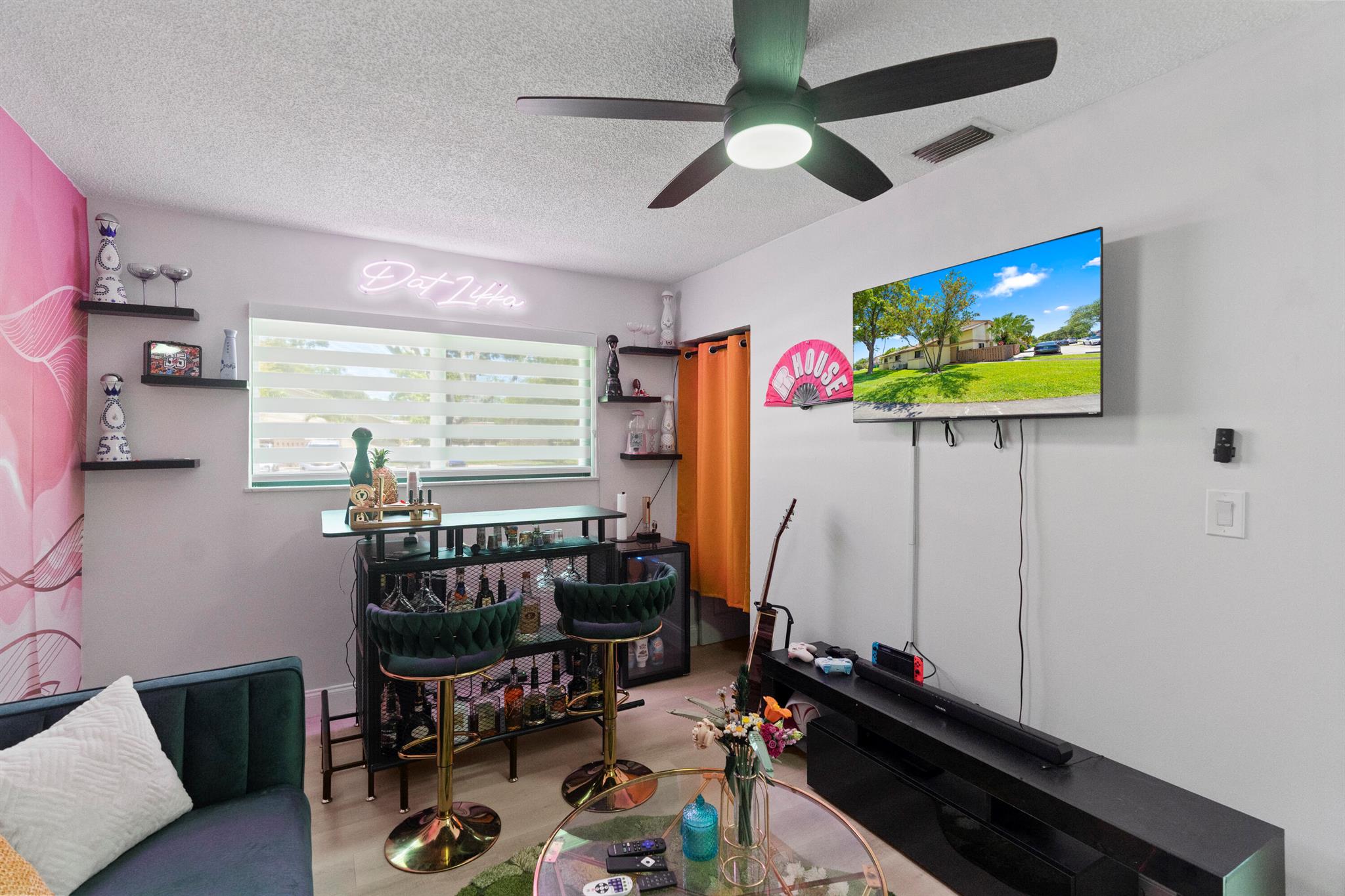COUNTRY SQUIRE TOWNHOMES - Residential