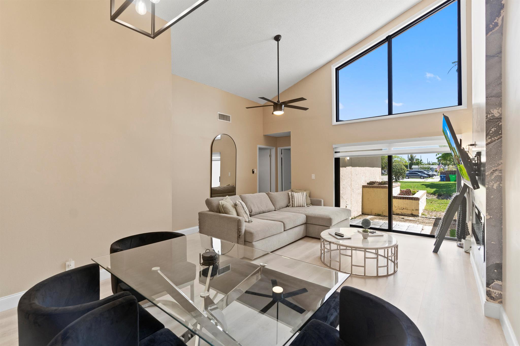 COUNTRY SQUIRE TOWNHOMES - Residential