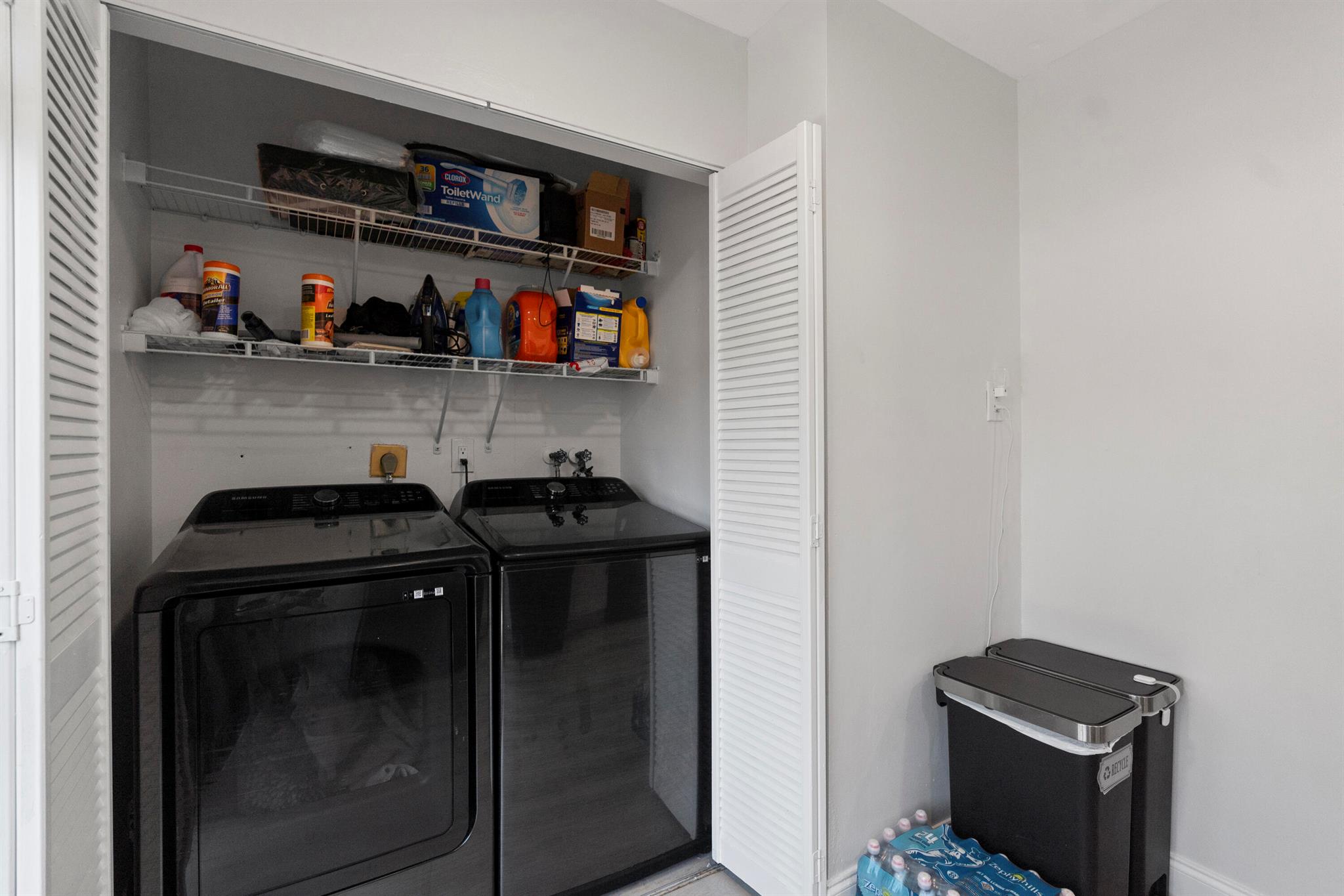 COUNTRY SQUIRE TOWNHOMES - Residential