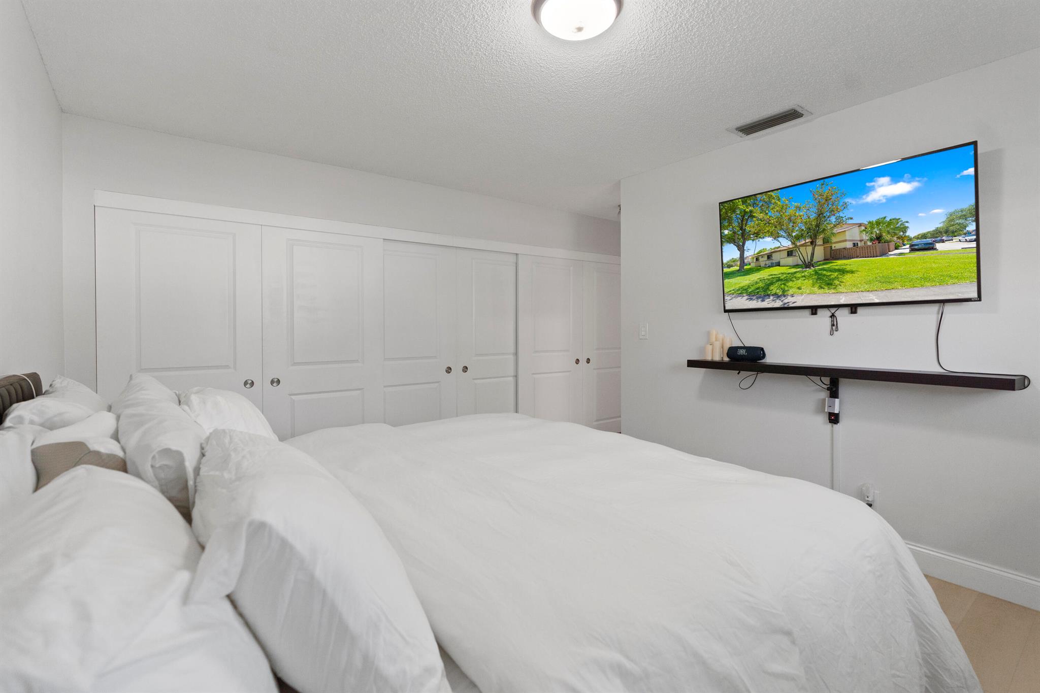 COUNTRY SQUIRE TOWNHOMES - Residential