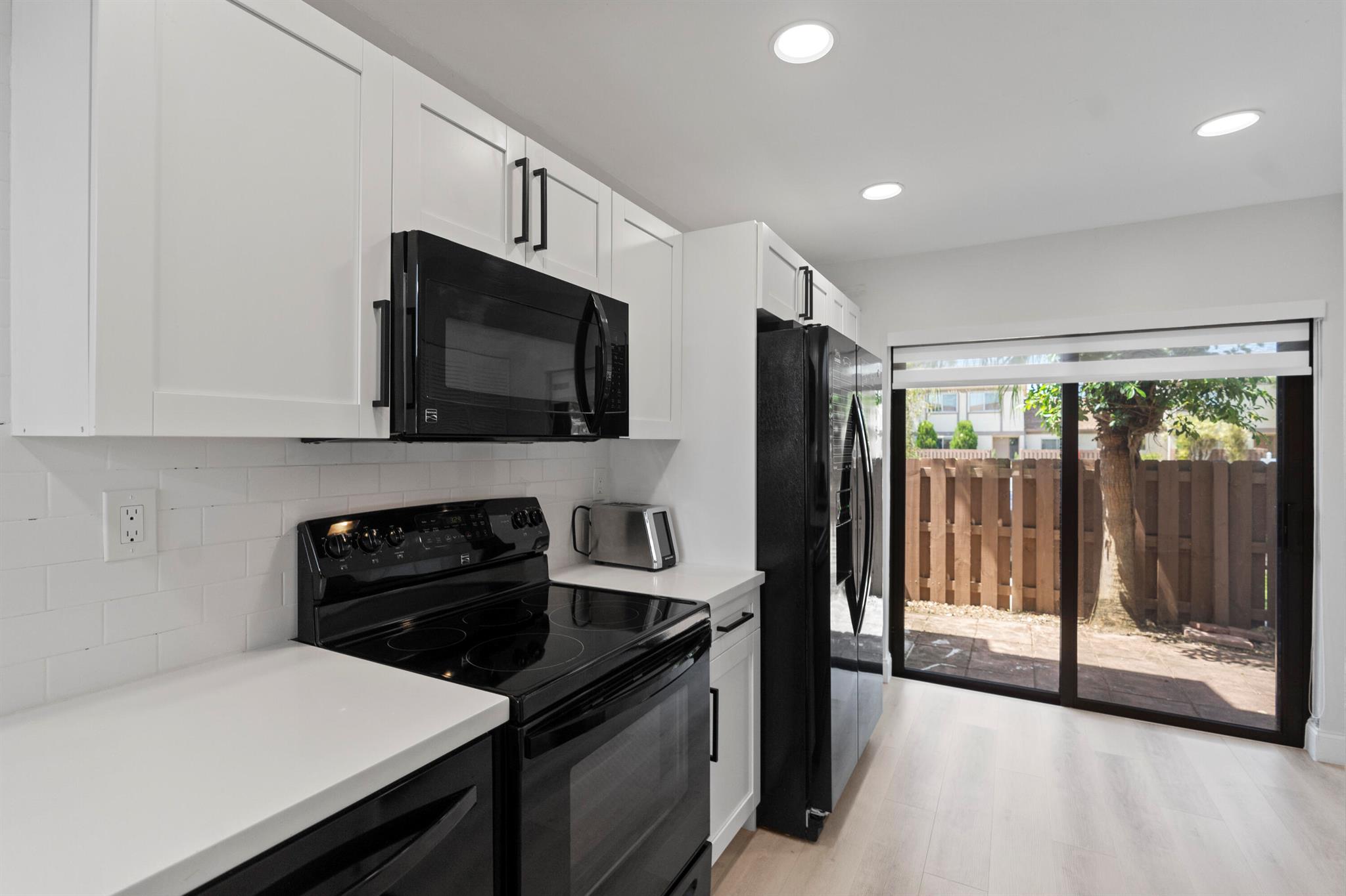 COUNTRY SQUIRE TOWNHOMES - Residential