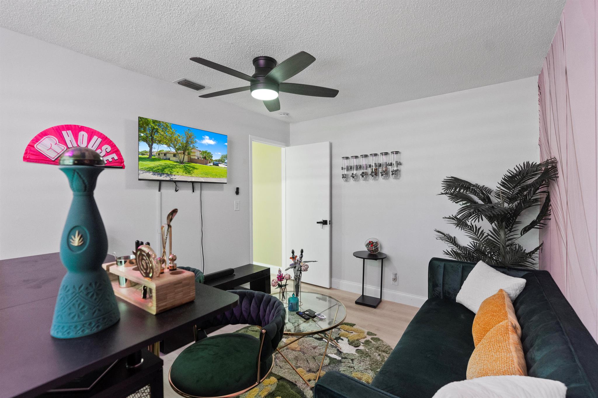COUNTRY SQUIRE TOWNHOMES - Residential