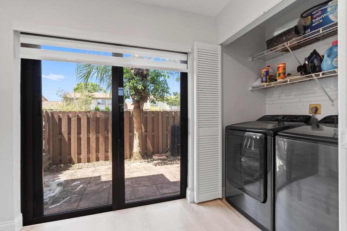 COUNTRY SQUIRE TOWNHOMES CONDO 8 - Residential