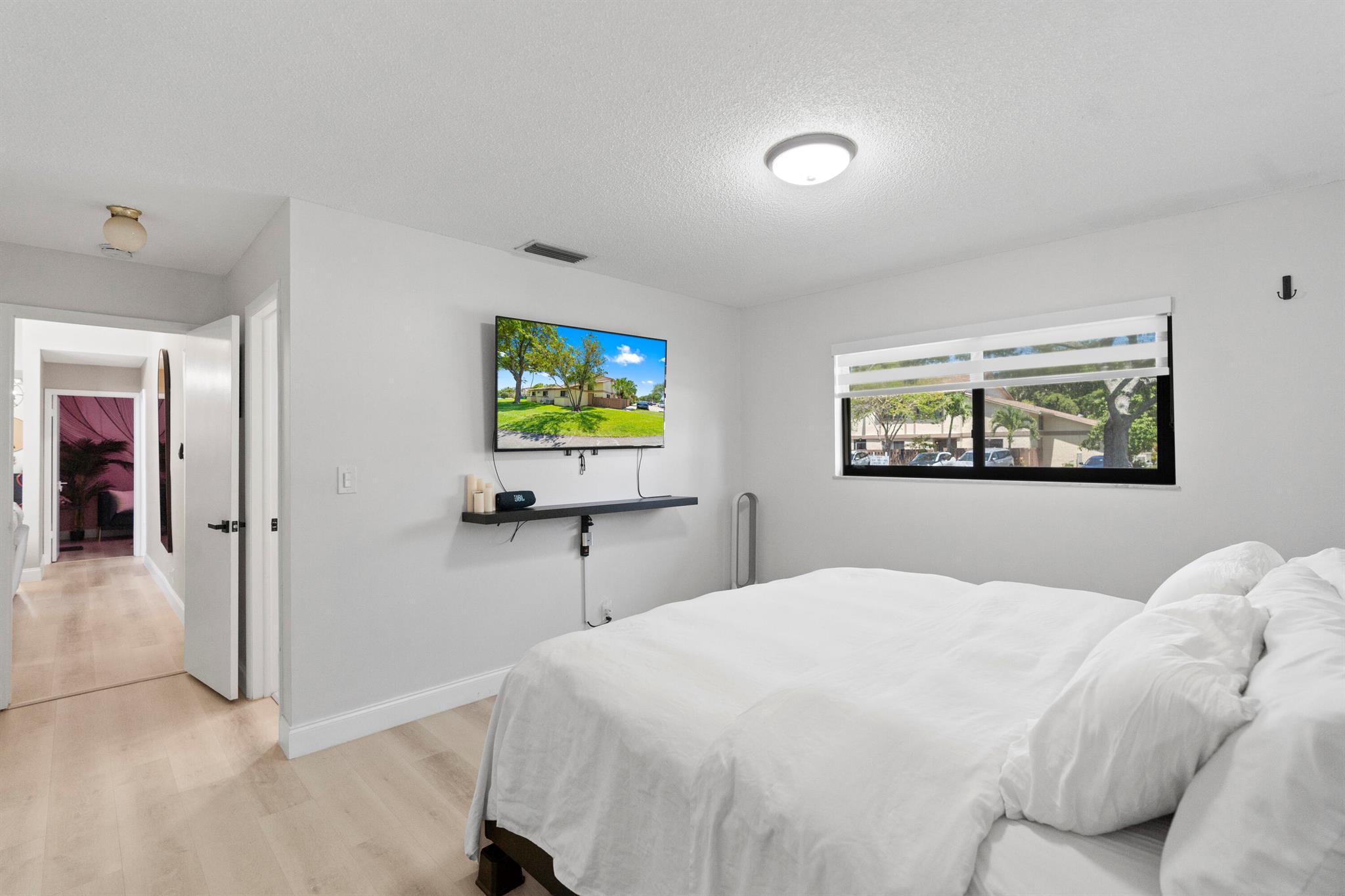 COUNTRY SQUIRE TOWNHOMES - Residential