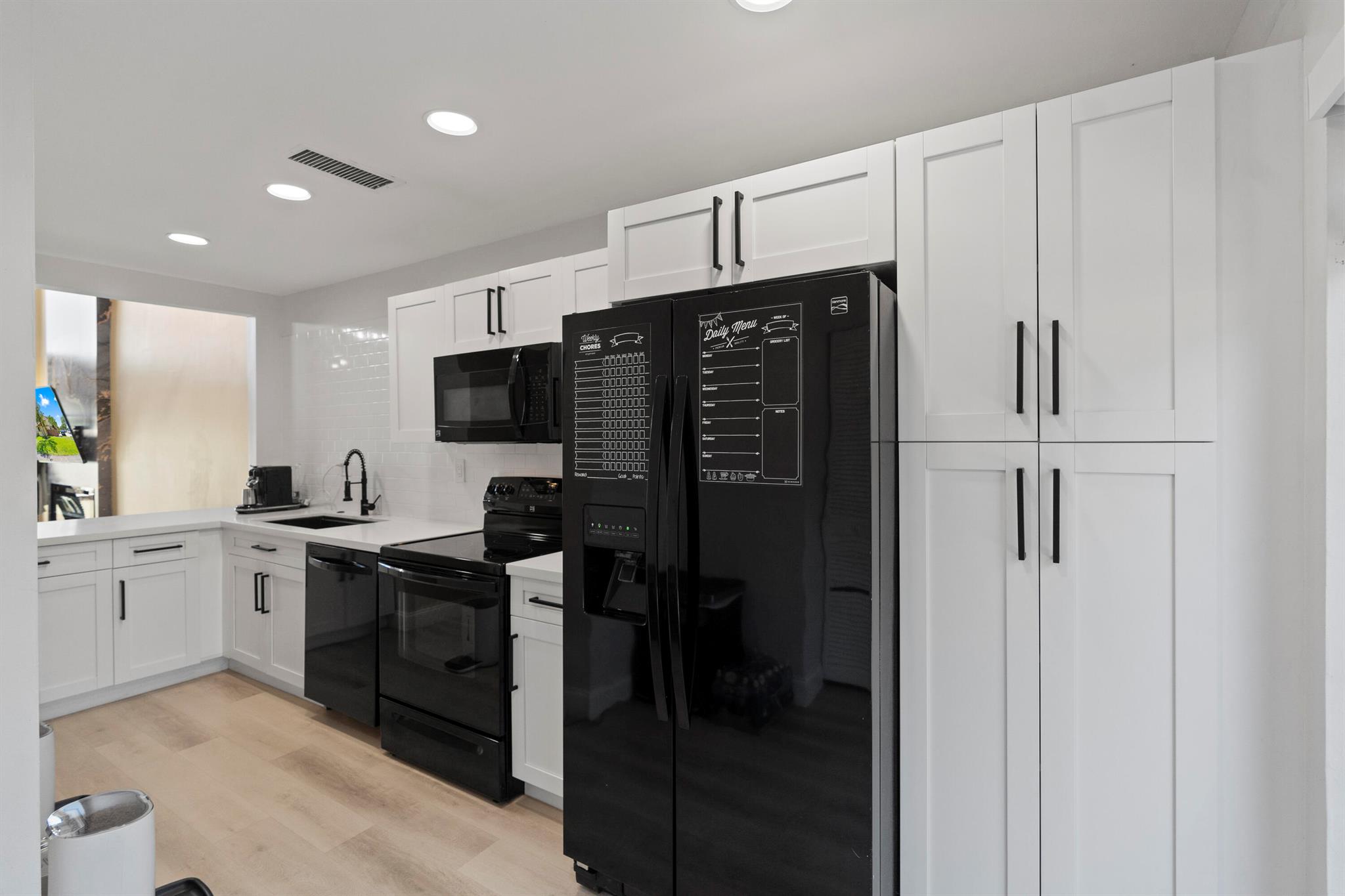 COUNTRY SQUIRE TOWNHOMES - Residential