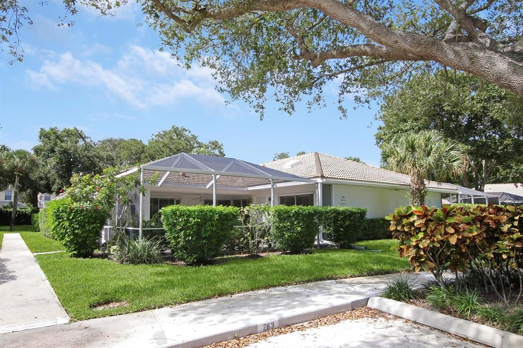 Photo of 8603 Chapman Oak Court, Palm Beach Gardens, FL 33410 (MLS # R10751789)