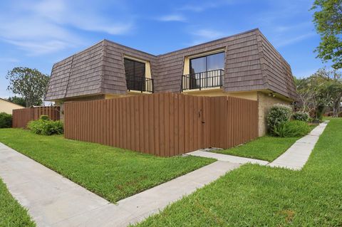 521 Springdale Circle Palm Springs FL 33461