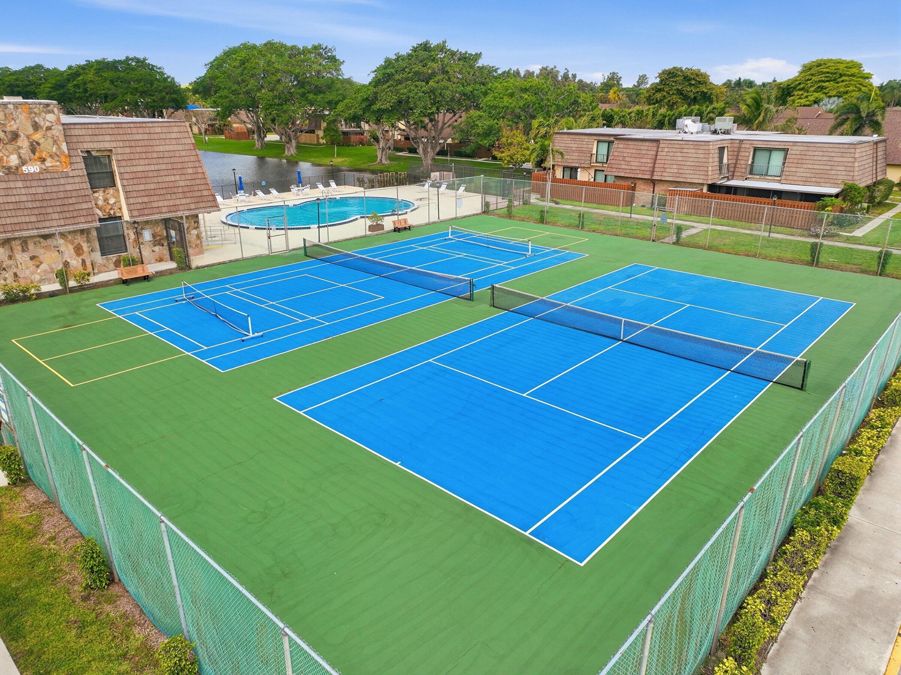 SPRINGDALE HOMES - Residential