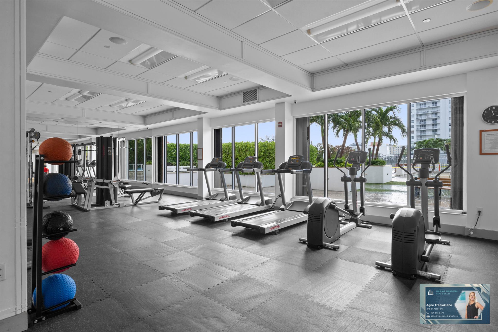 ADMIRALS PORT CONDO WEST - Residential