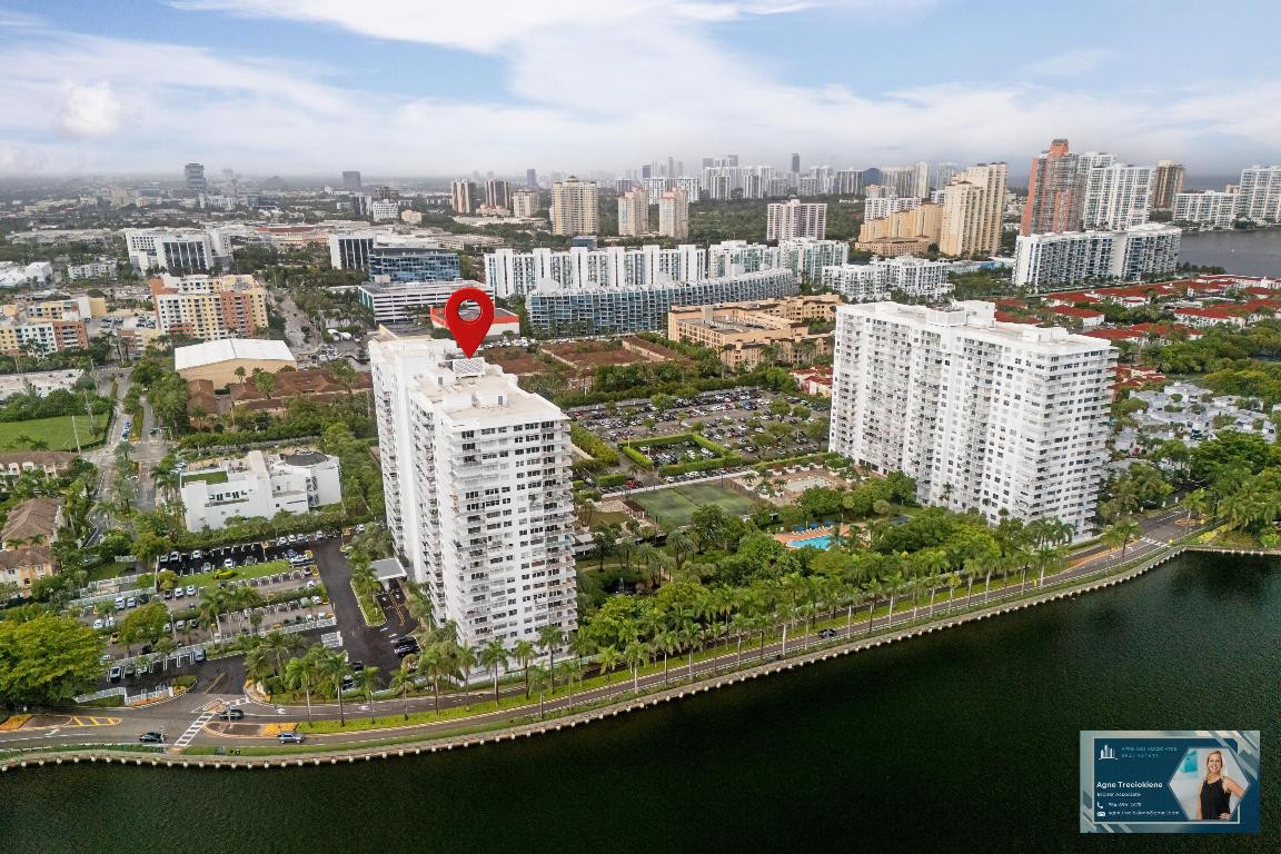 ADMIRALS PORT CONDO WEST BLDG - Residential