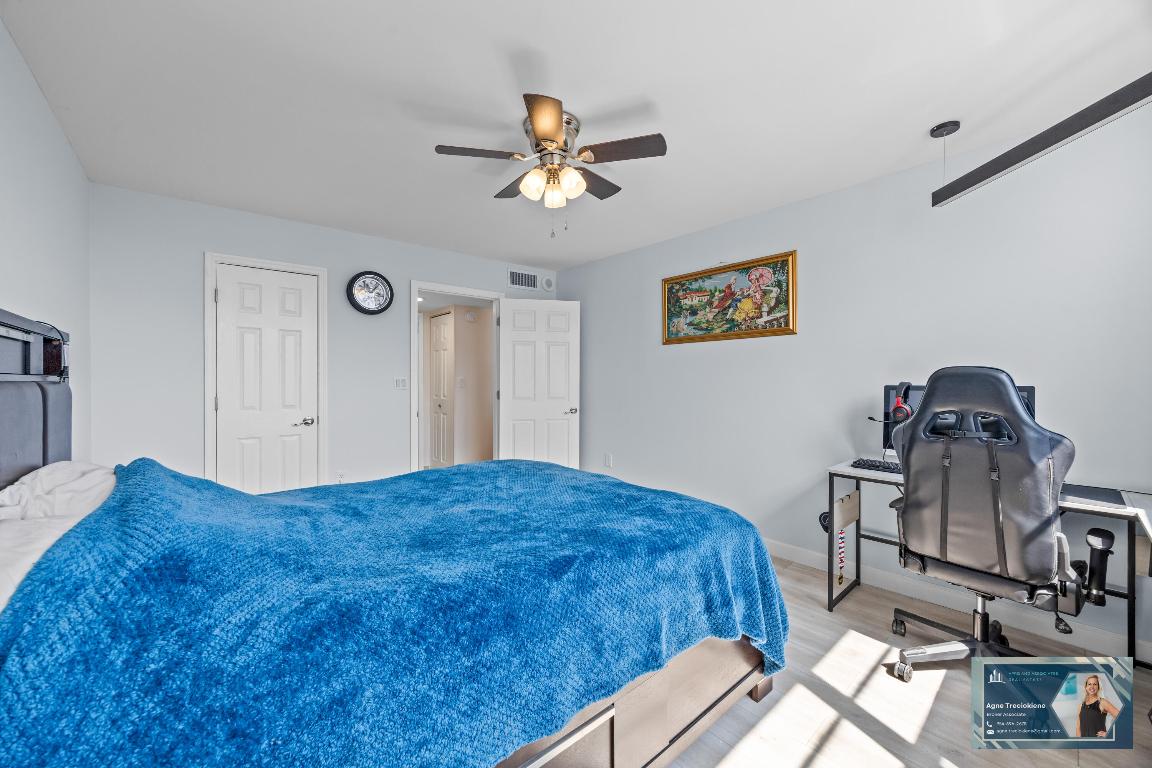 ADMIRALS PORT CONDO WEST BLDG - Residential