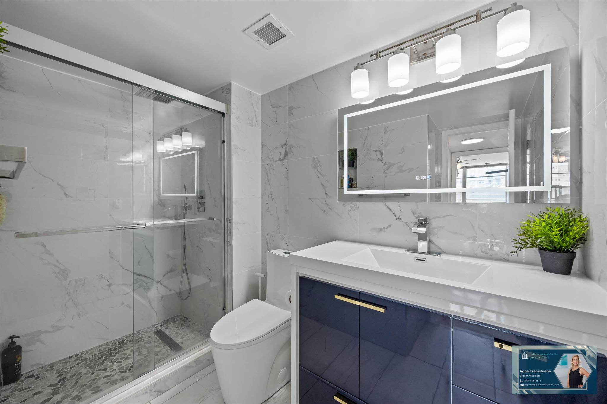 ADMIRALS PORT CONDO WEST - Residential