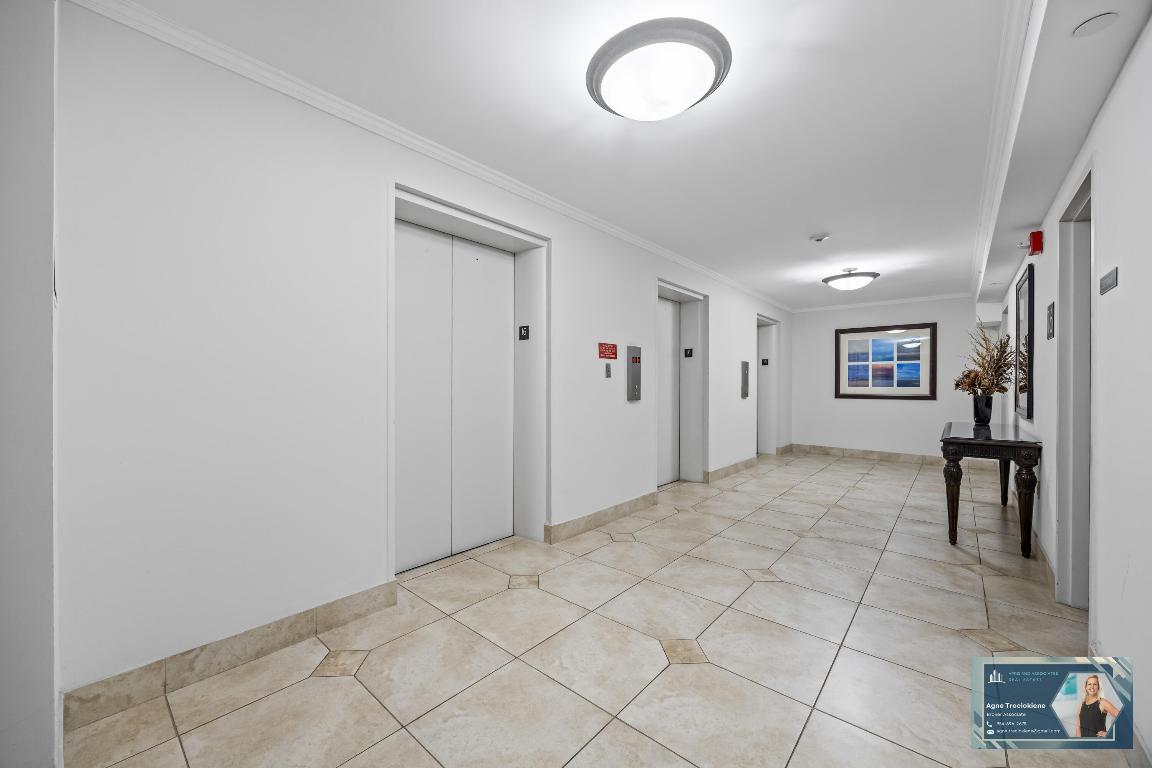 ADMIRALS PORT CONDO WEST BLDG - Residential