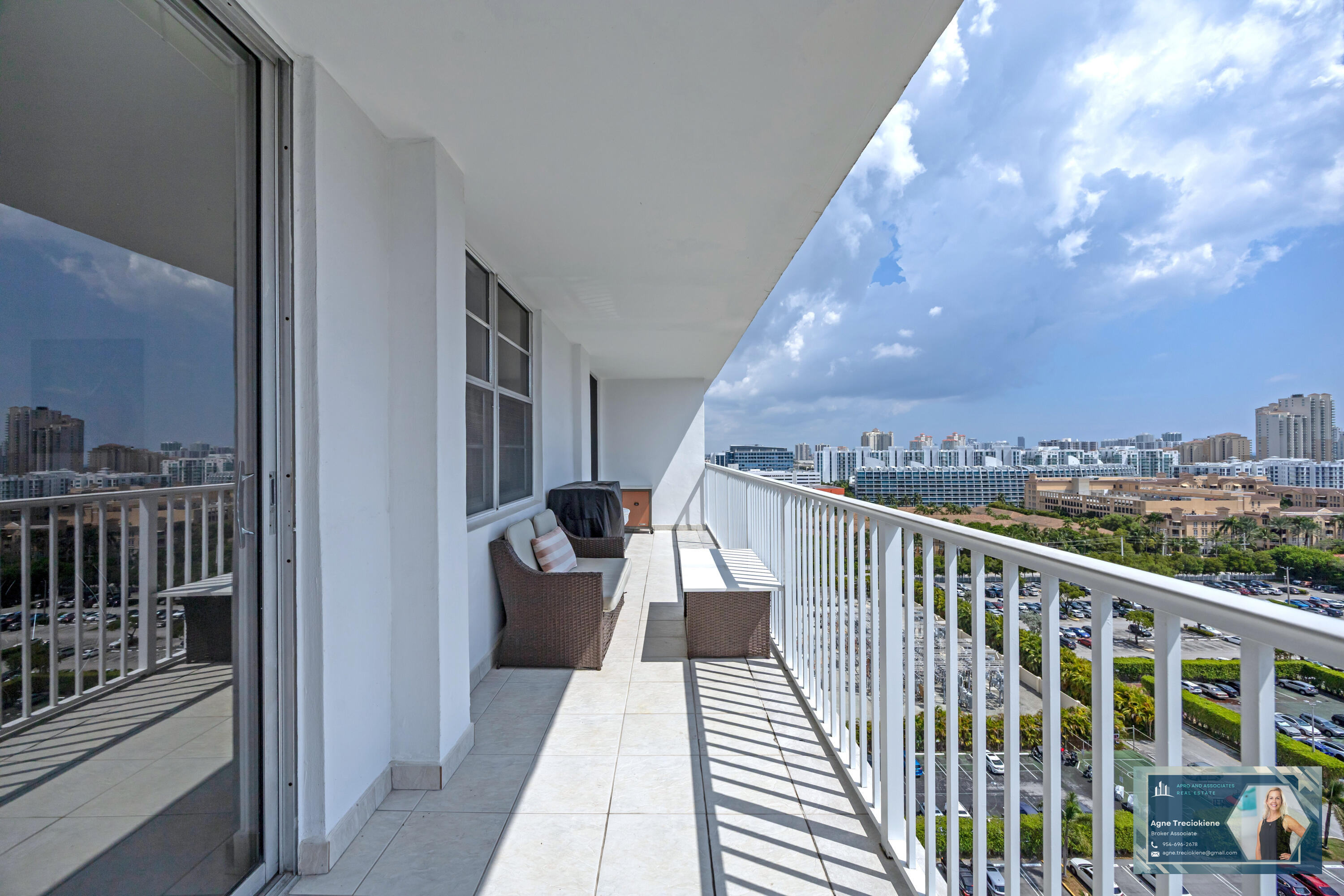 ADMIRALS PORT CONDO WEST - Residential