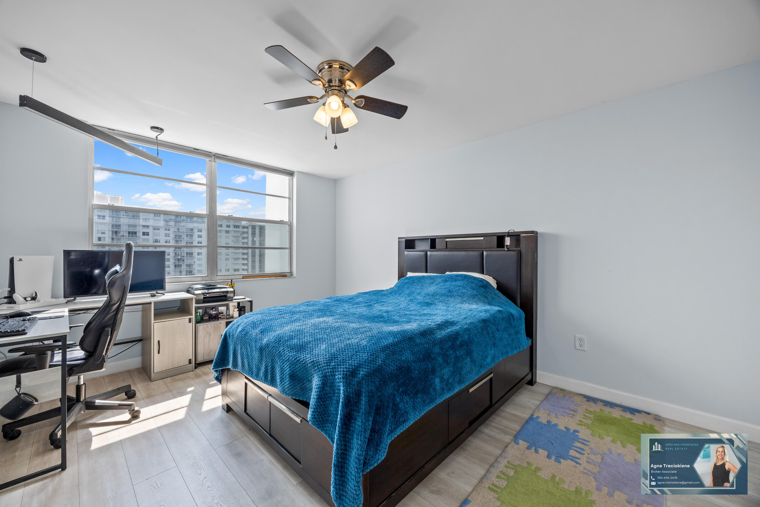 ADMIRALS PORT CONDO WEST - Residential