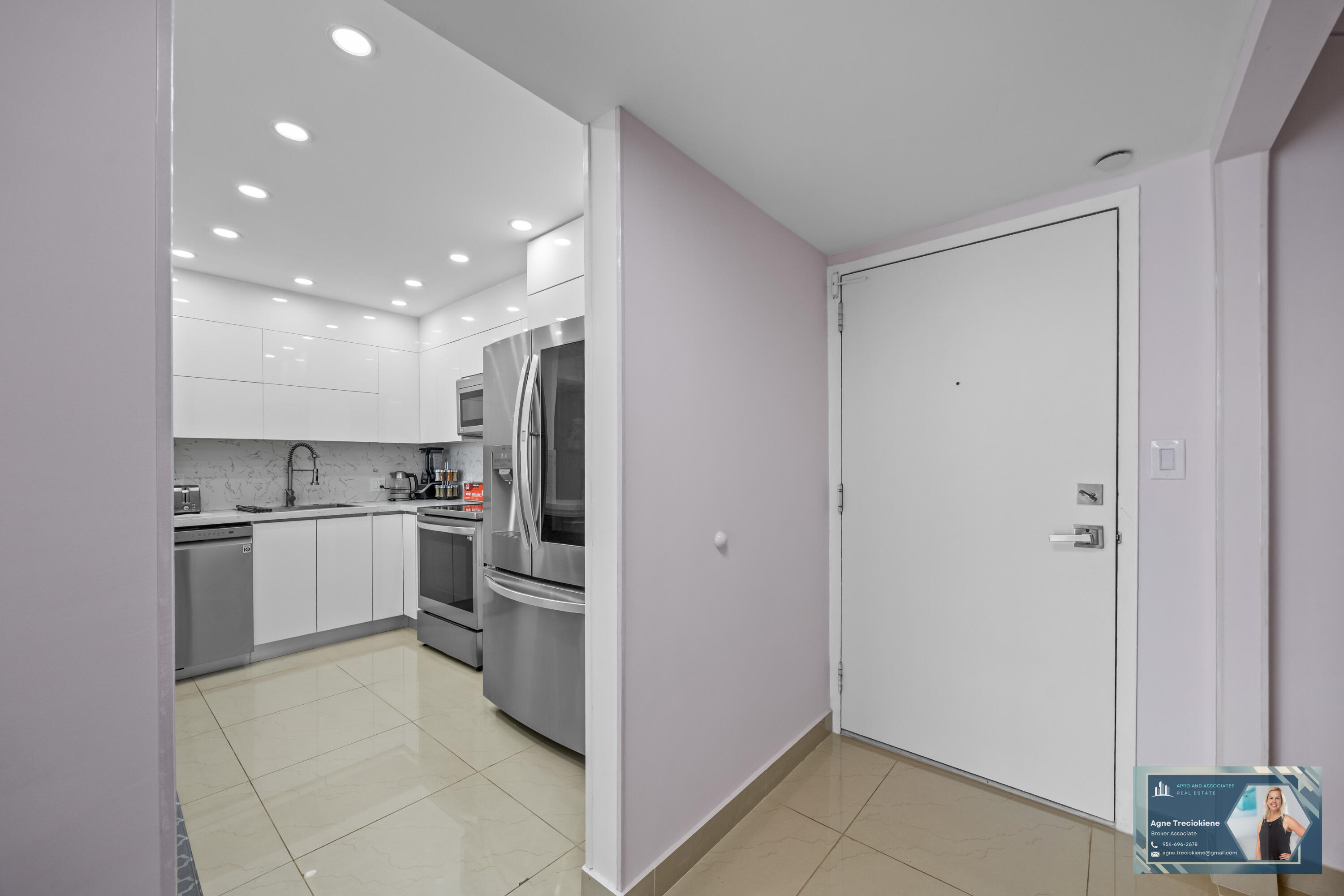 ADMIRALS PORT CONDO WEST - Residential