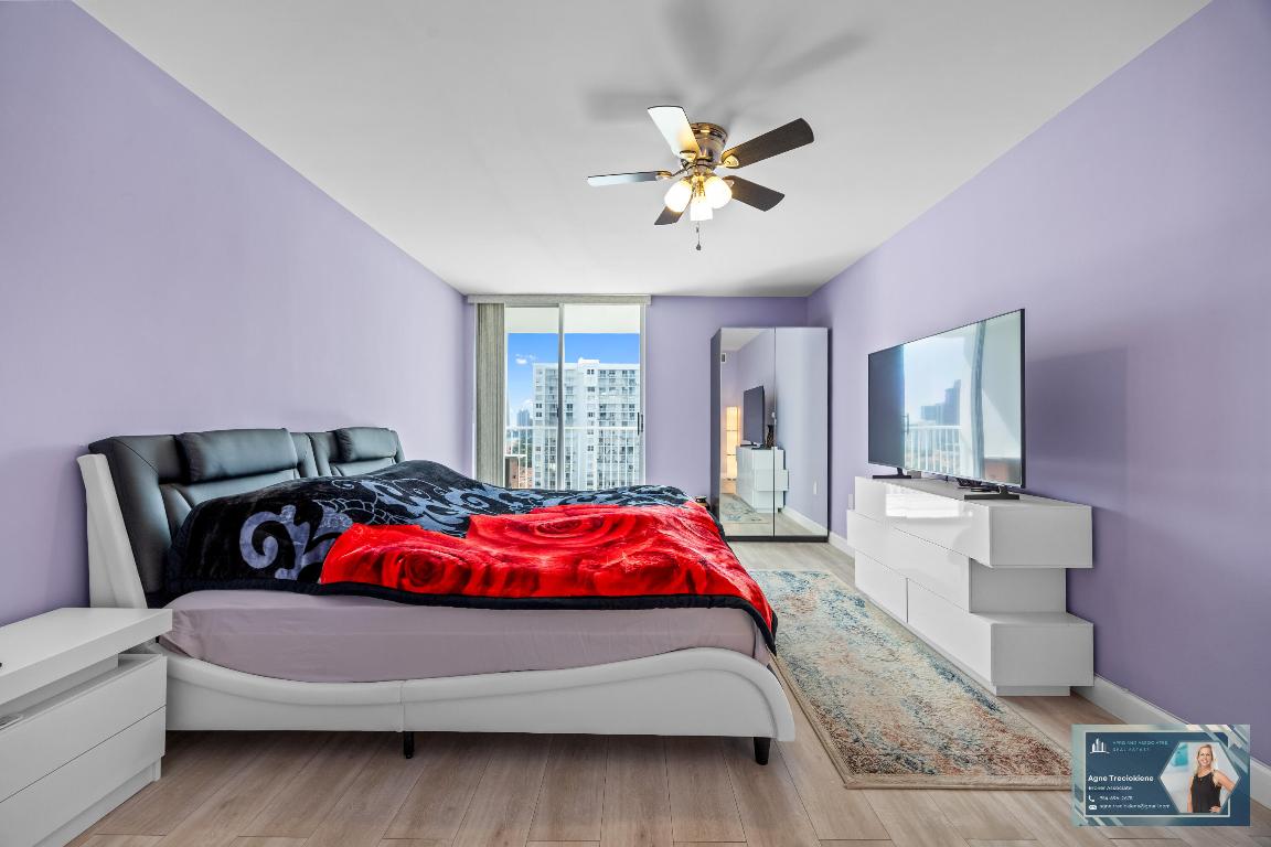 ADMIRALS PORT CONDO WEST BLDG - Residential