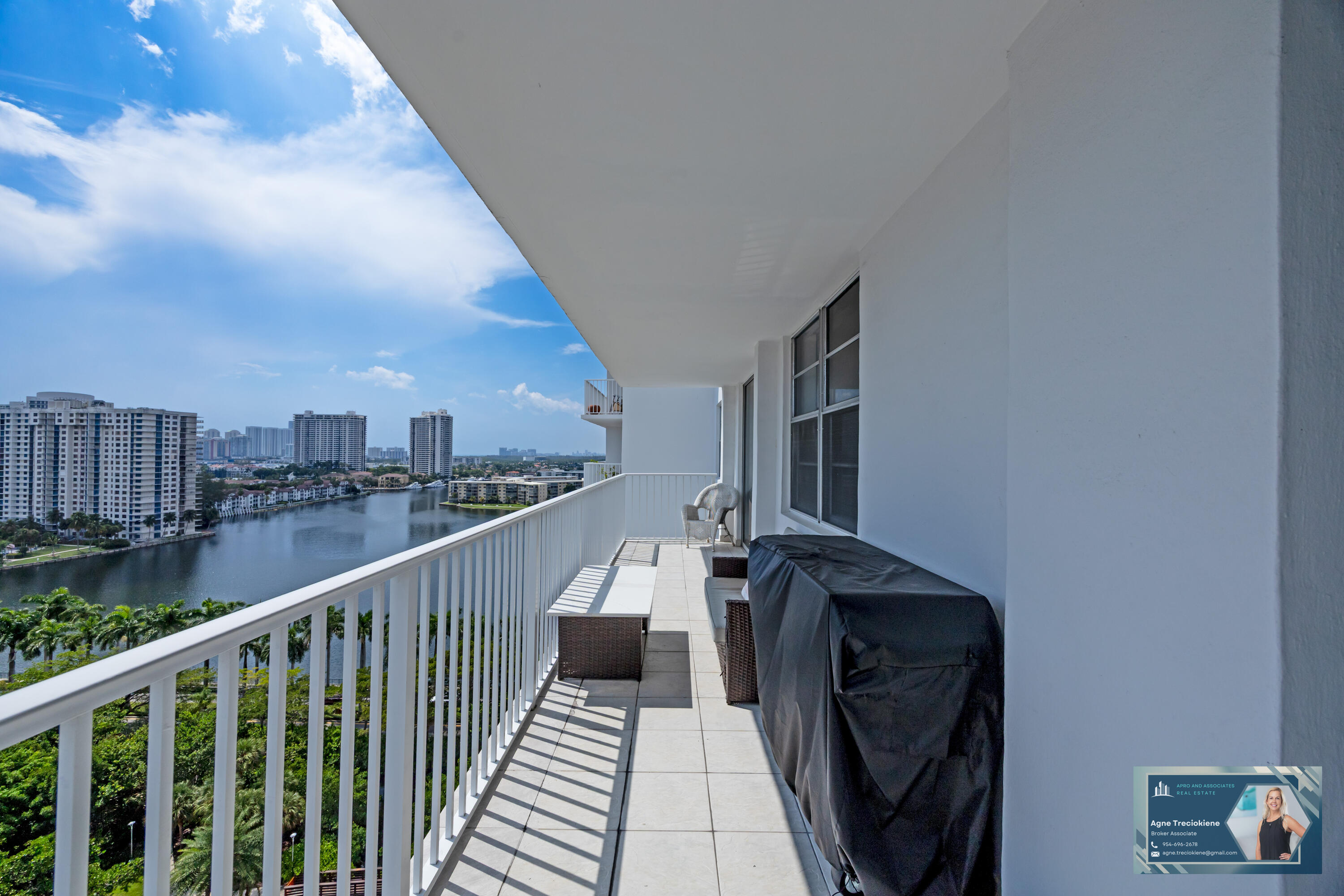 ADMIRALS PORT CONDO WEST - Residential