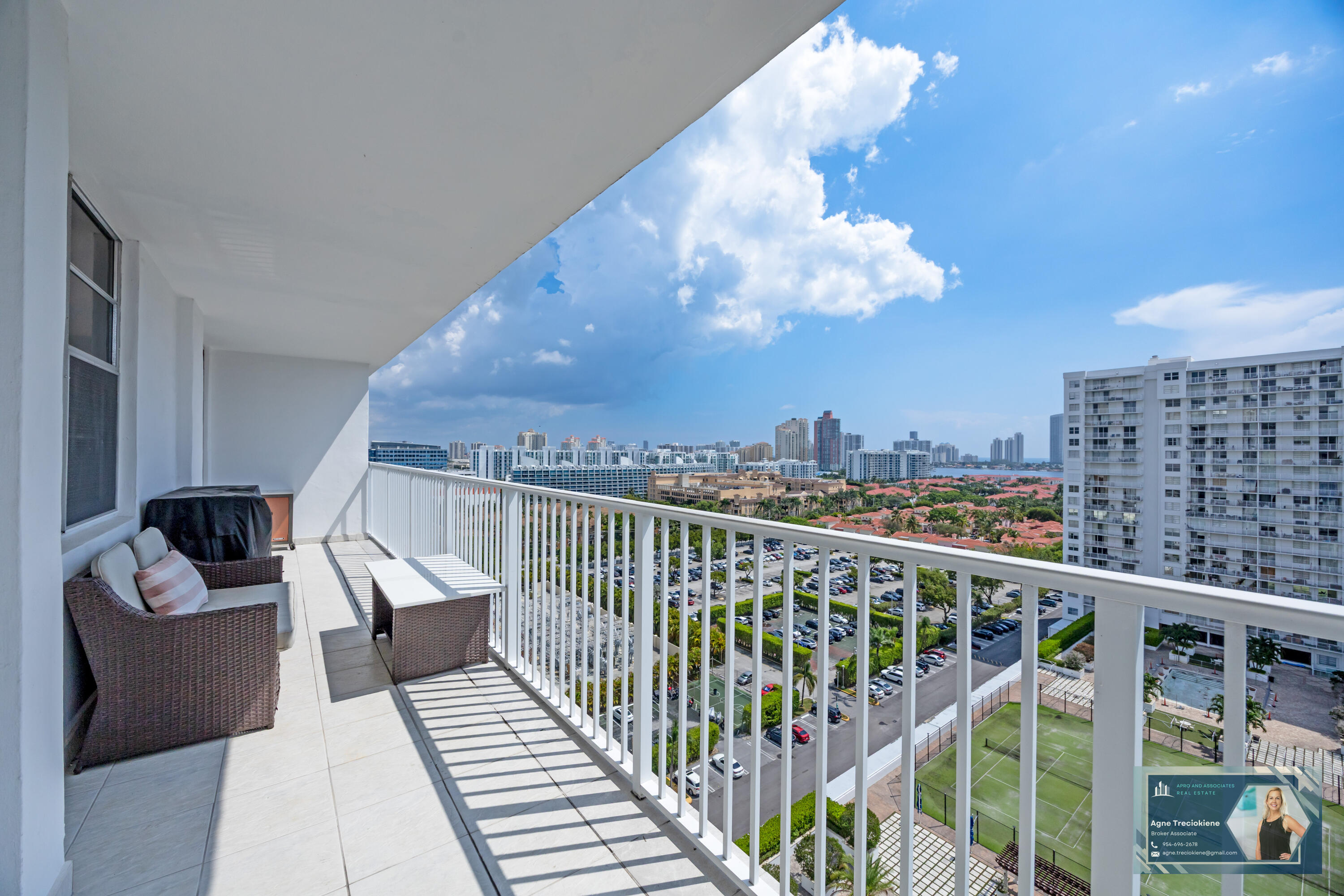 ADMIRALS PORT CONDO WEST - Residential