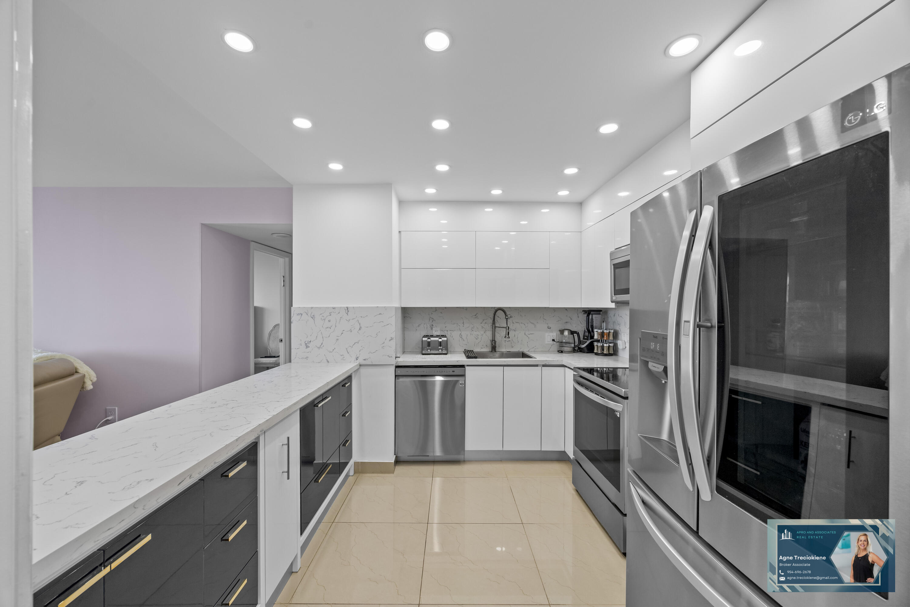 ADMIRALS PORT CONDO WEST - Residential